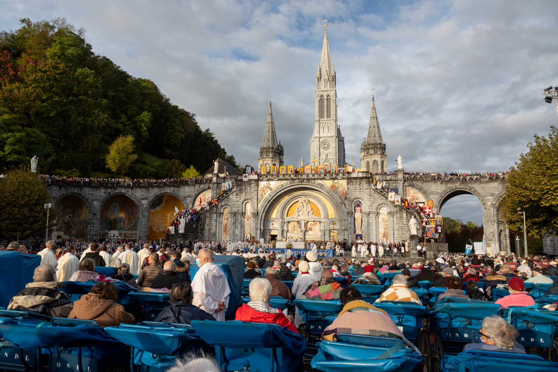 Pellegrinaggio a Lourdes Partenza da Cagliari Viaggio Religioso in Nave di 7 Giorni dal 20 al 26 Settembre 2025 da 865 €